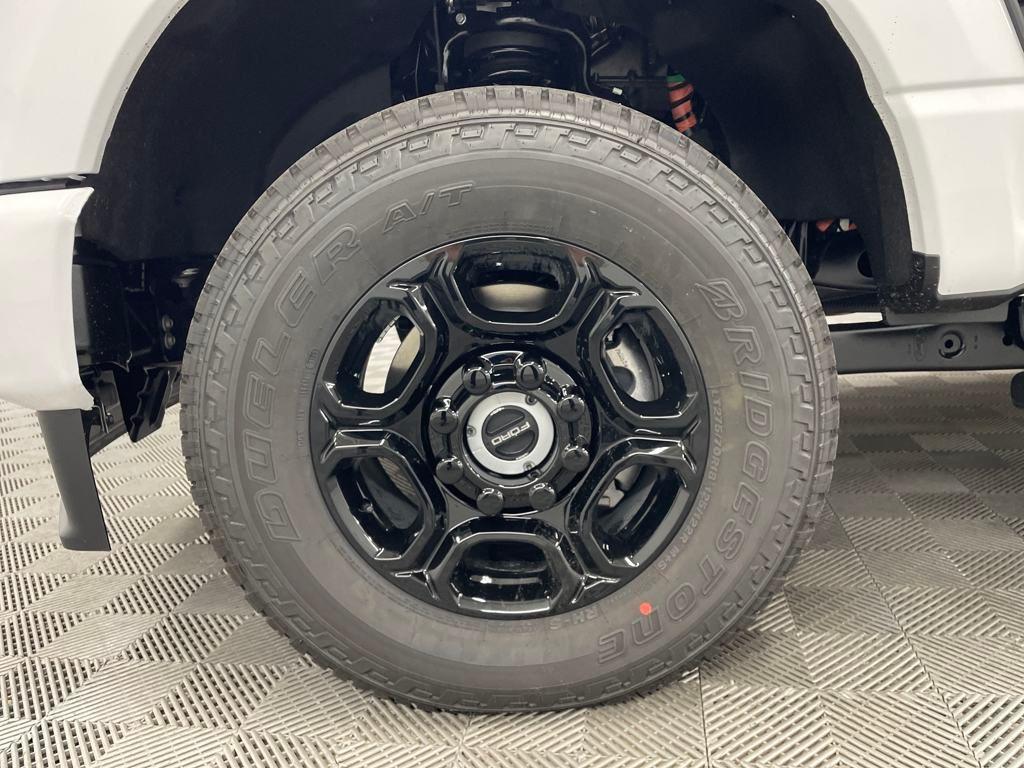 new 2025 Ford F-250 car, priced at $65,950