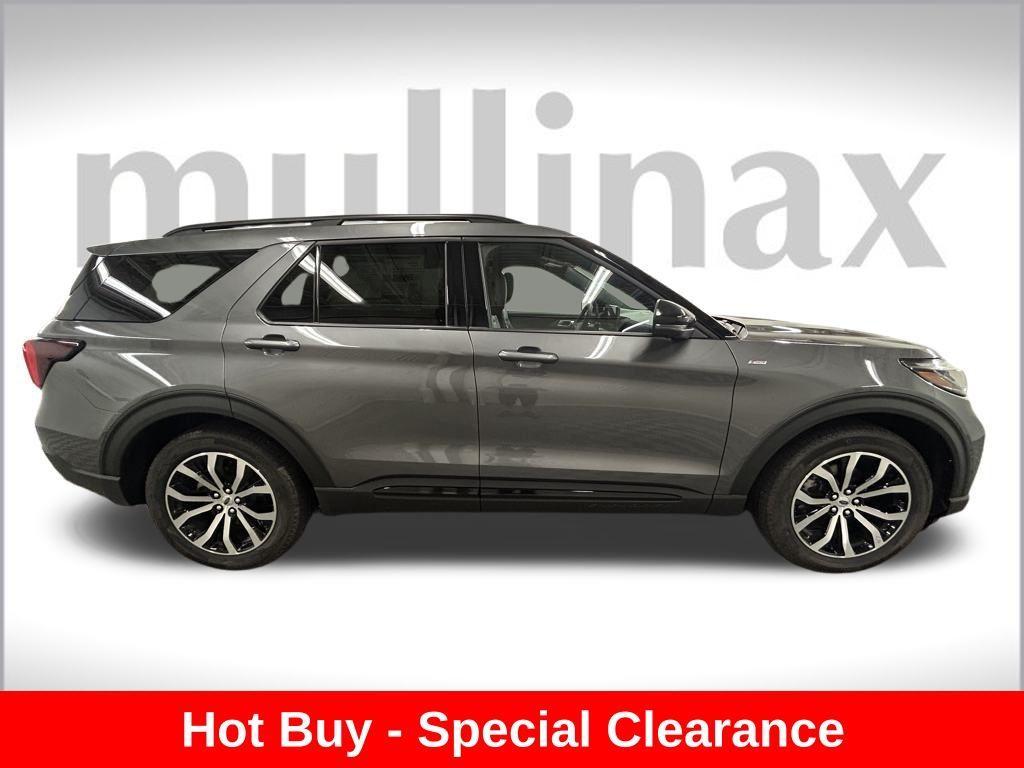new 2025 Ford Explorer car, priced at $43,008