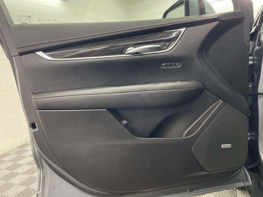 used 2021 Cadillac XT5 car, priced at $31,500