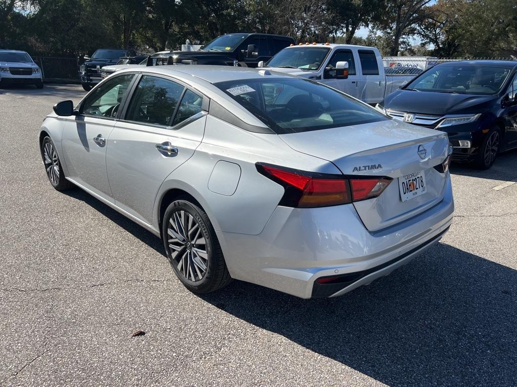 used 2024 Nissan Altima car