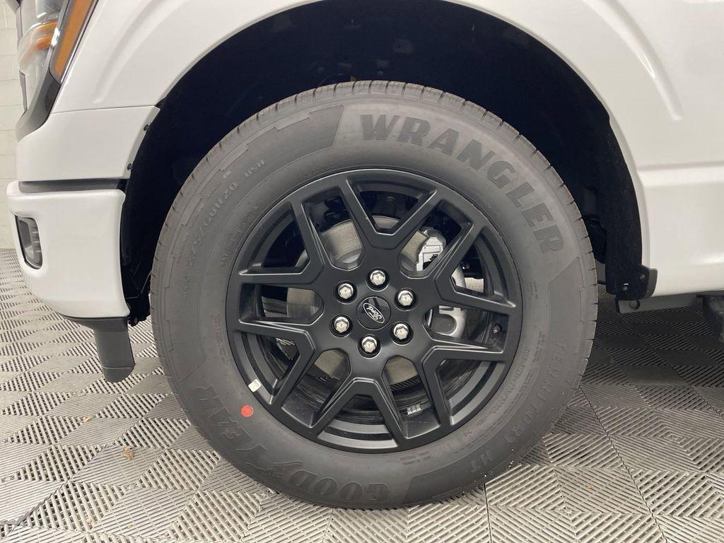 new 2024 Ford F-150 car, priced at $43,653