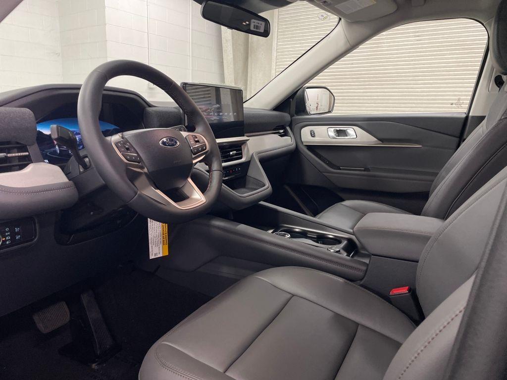 new 2025 Ford Explorer car, priced at $42,677