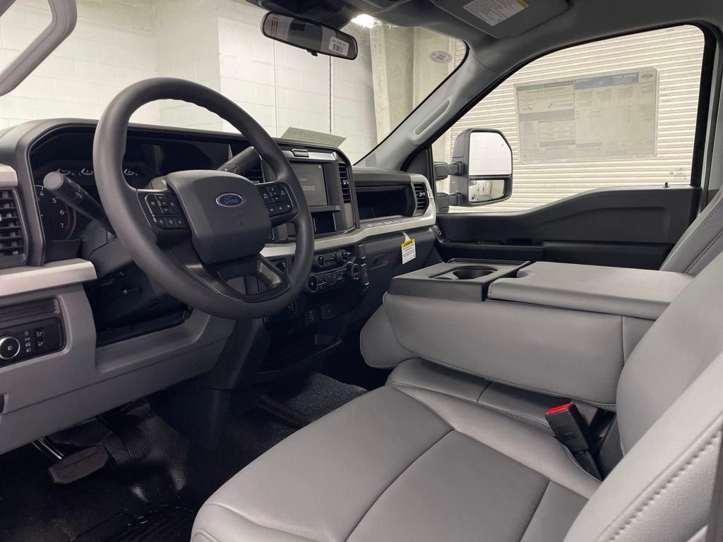 new 2025 Ford F-250 car, priced at $52,674