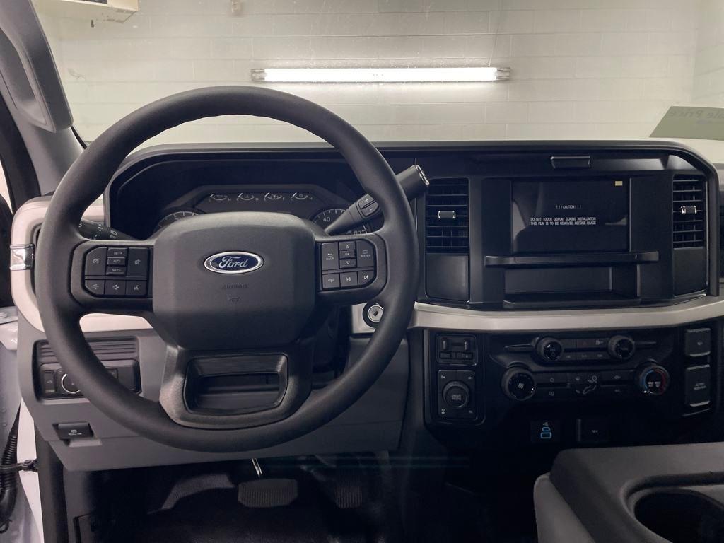 new 2025 Ford F-250 car, priced at $52,674