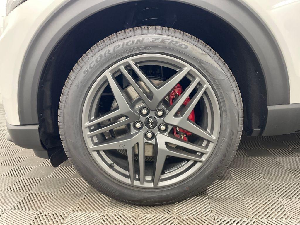 new 2025 Ford Explorer car, priced at $56,173