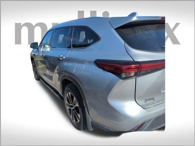 used 2020 Toyota Highlander car, priced at $28,990