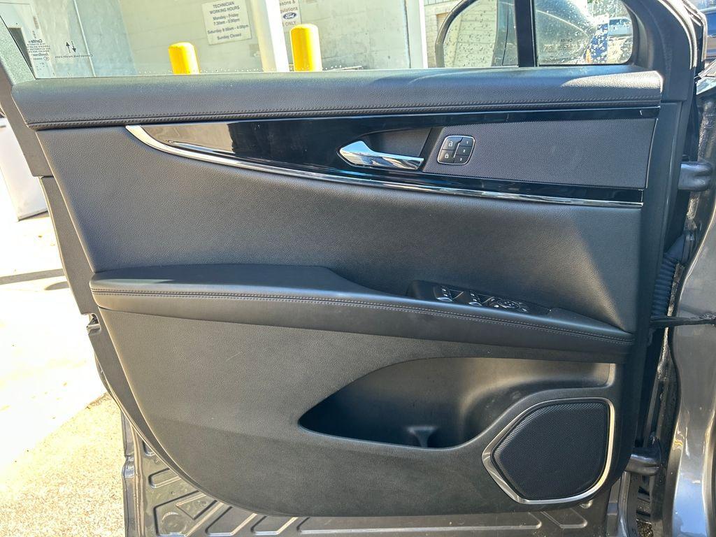 used 2023 Lincoln Nautilus car, priced at $30,990