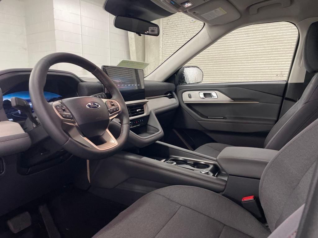 new 2025 Ford Explorer car, priced at $39,015