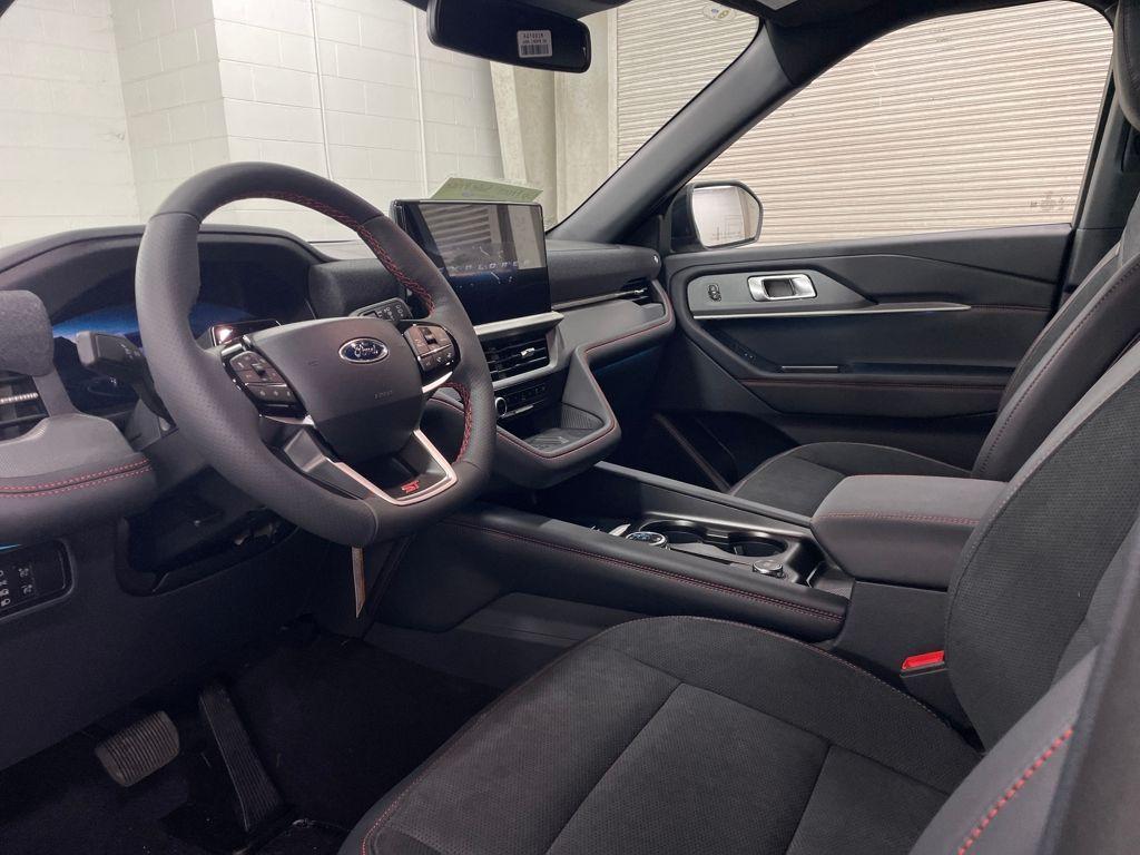 new 2025 Ford Explorer car, priced at $55,427