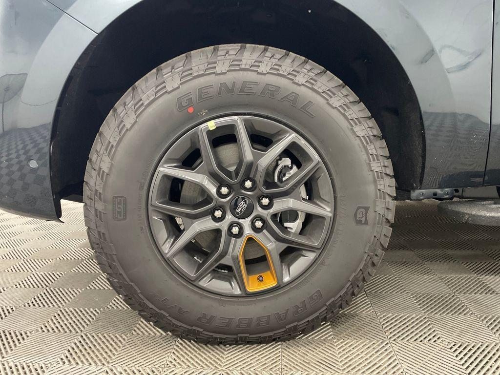 new 2025 Ford Expedition car, priced at $81,802