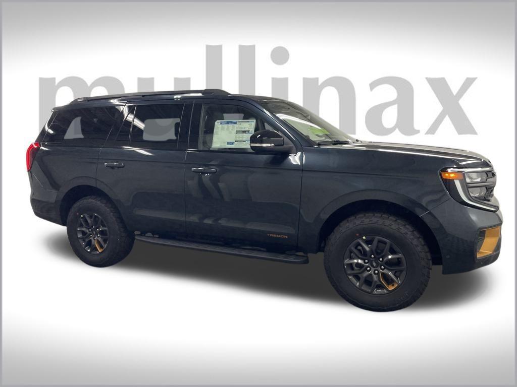 new 2025 Ford Expedition car, priced at $81,802
