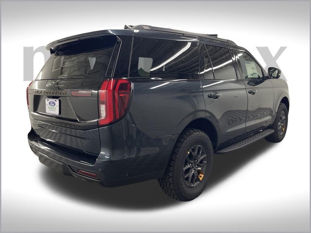 new 2025 Ford Expedition car, priced at $81,802