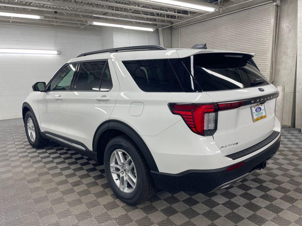 new 2025 Ford Explorer car, priced at $43,424