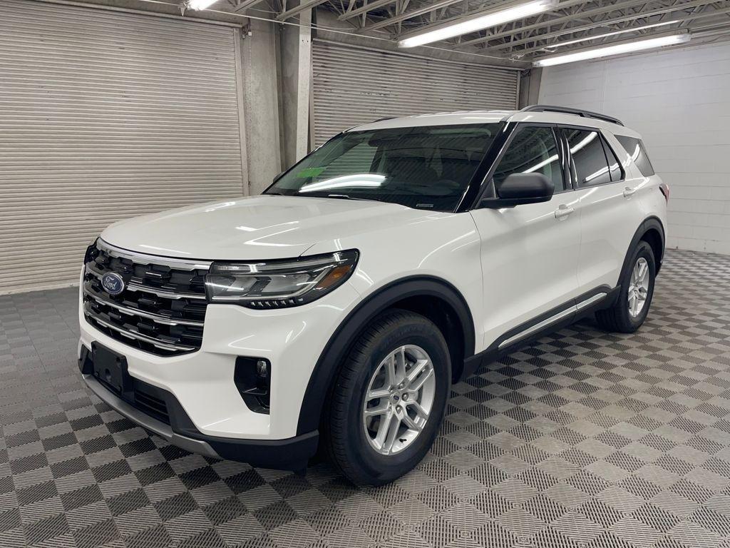 new 2025 Ford Explorer car, priced at $43,424