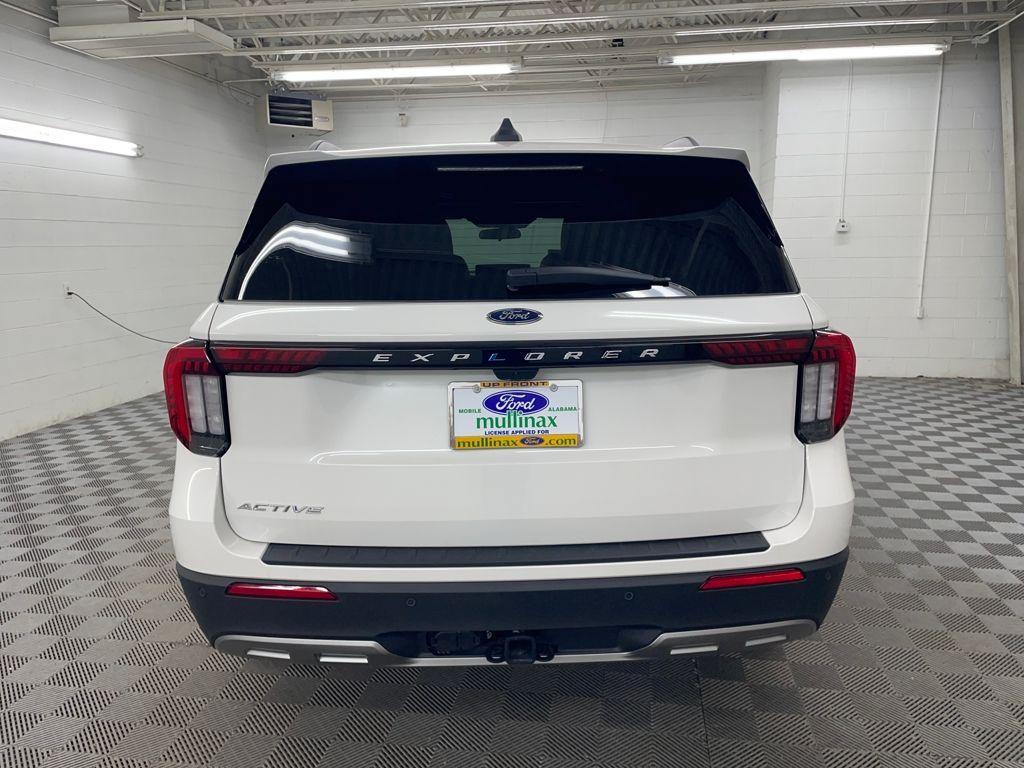 new 2025 Ford Explorer car, priced at $43,424