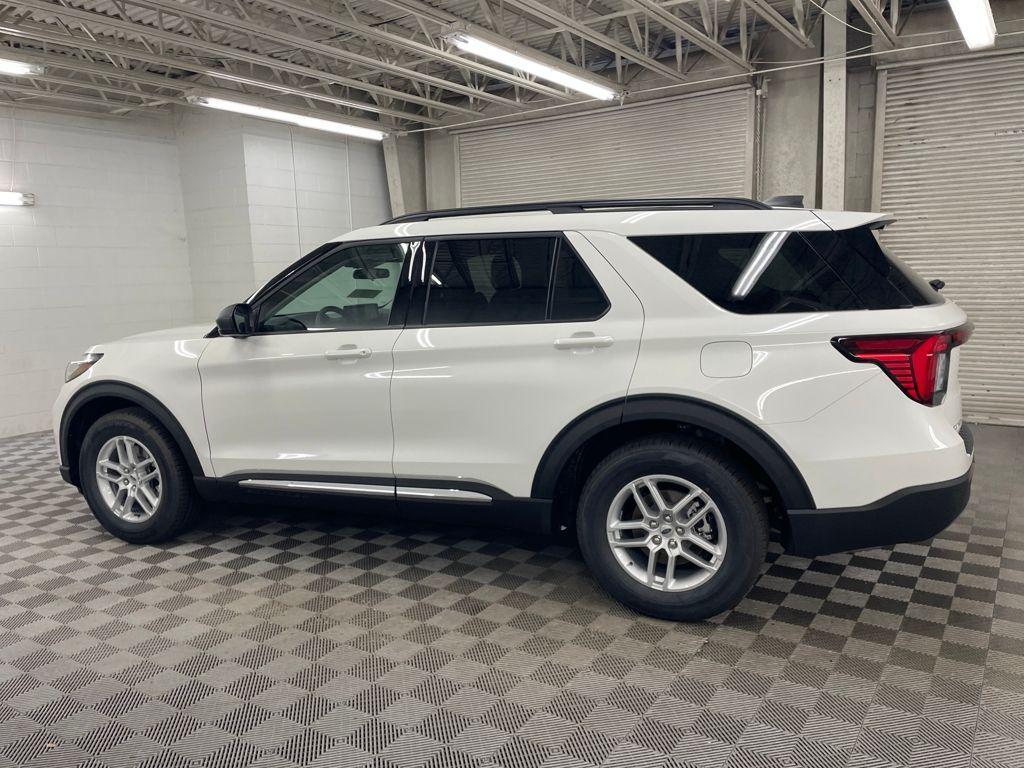 new 2025 Ford Explorer car, priced at $43,424