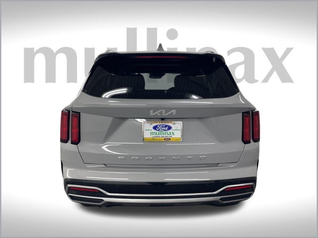 used 2022 Kia Sorento car, priced at $27,500