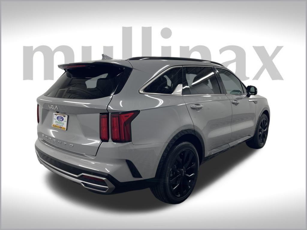 used 2022 Kia Sorento car, priced at $27,500