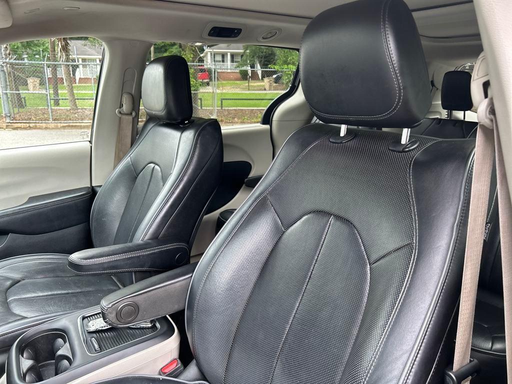 used 2020 Chrysler Pacifica car, priced at $18,500