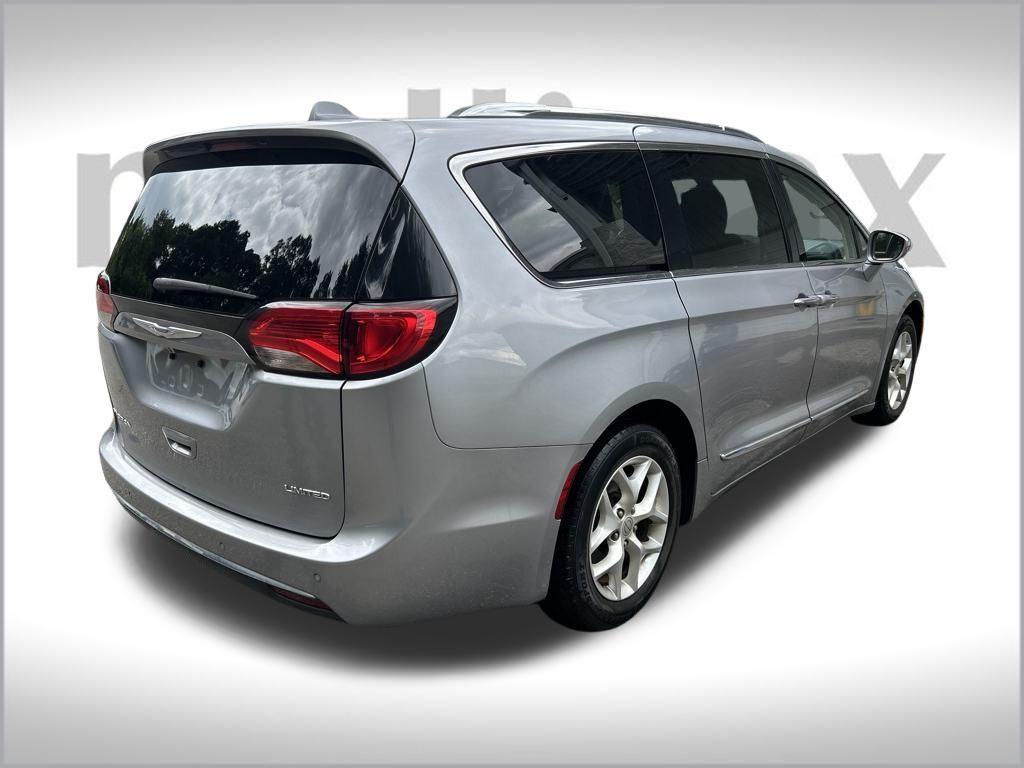 used 2020 Chrysler Pacifica car, priced at $18,500