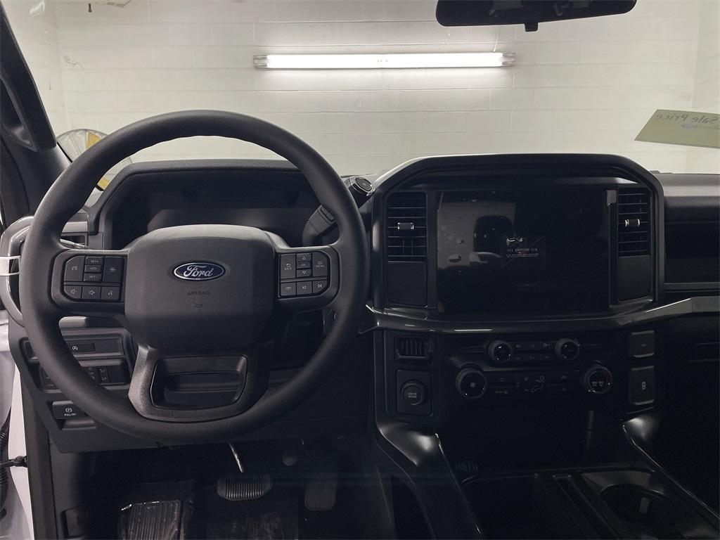 new 2025 Ford F-150 car, priced at $40,956