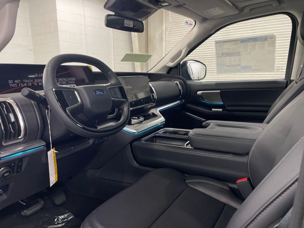 new 2025 Ford Expedition car, priced at $75,097