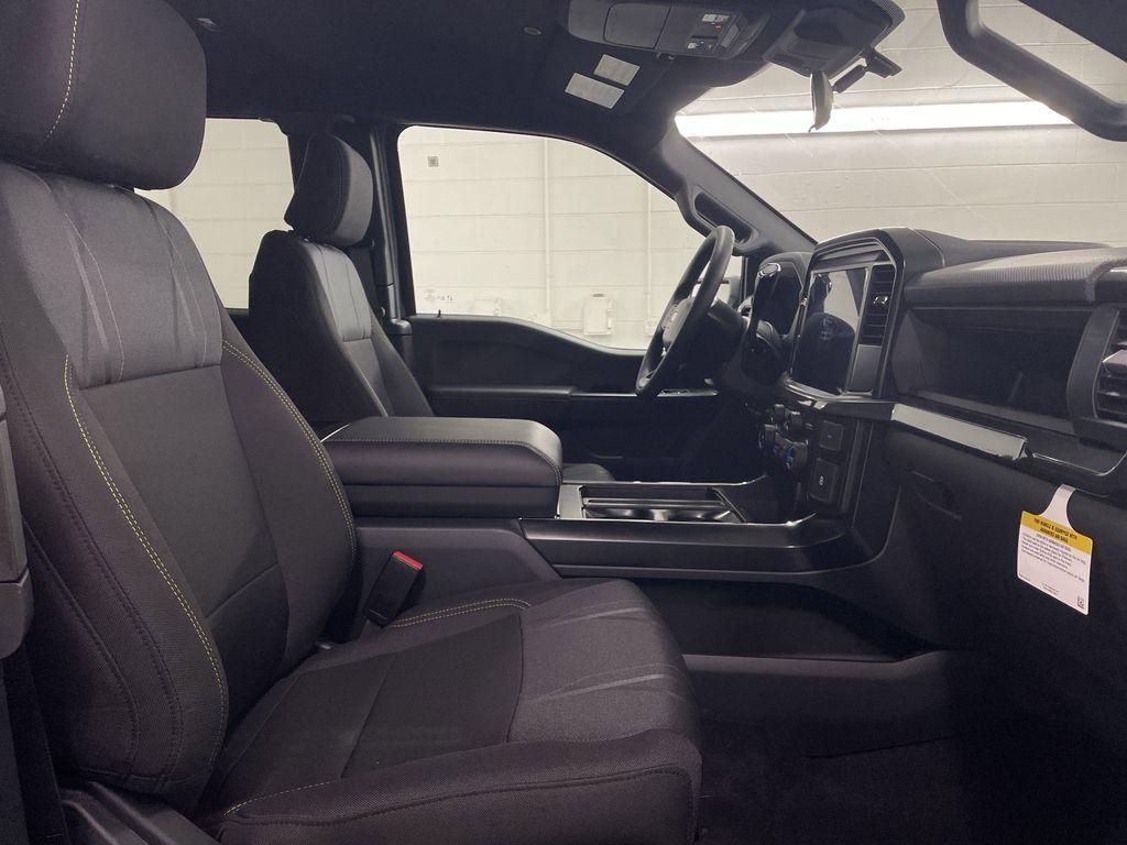 new 2025 Ford F-150 car, priced at $40,922