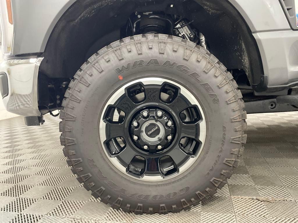 new 2025 Ford F-250 car, priced at $69,665