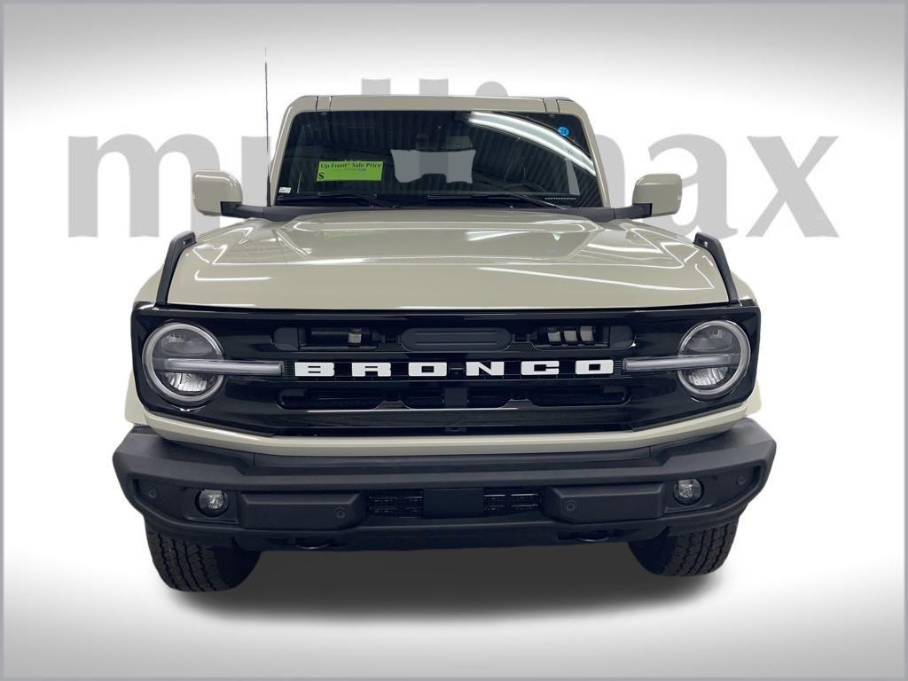 new 2025 Ford Bronco car, priced at $50,107