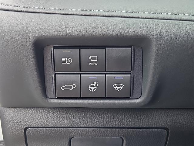 used 2021 Toyota Highlander car, priced at $38,987
