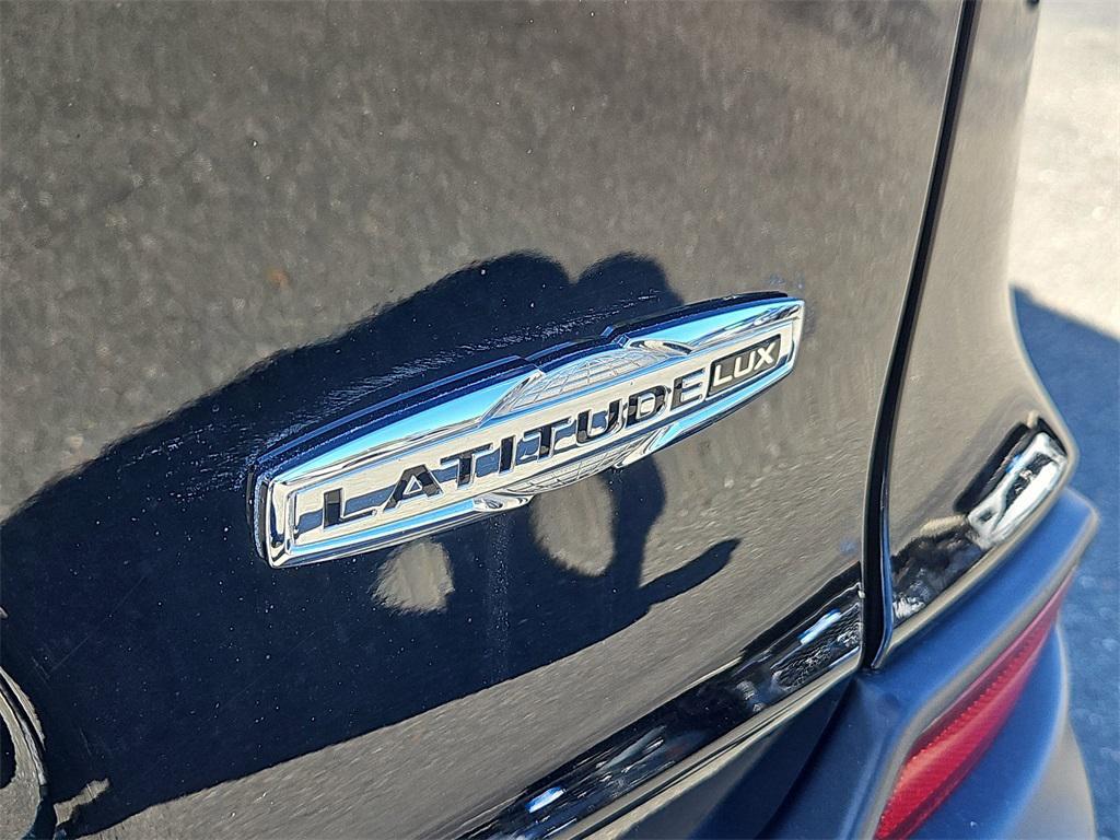 used 2022 Jeep Cherokee car, priced at $21,487