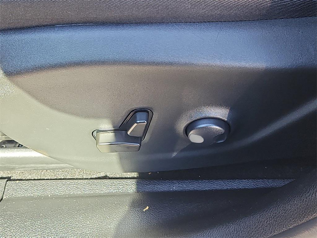 used 2022 Jeep Cherokee car, priced at $21,487