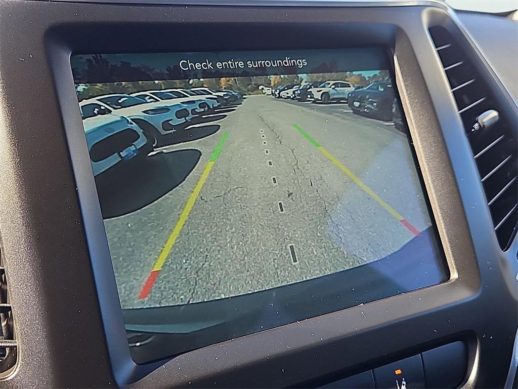 used 2022 Jeep Cherokee car, priced at $21,487