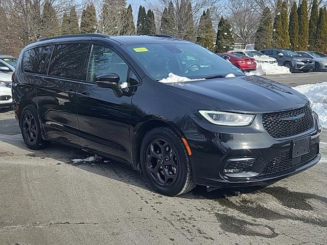 used 2021 Chrysler Pacifica Hybrid car, priced at $29,987