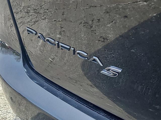 used 2021 Chrysler Pacifica Hybrid car, priced at $29,987