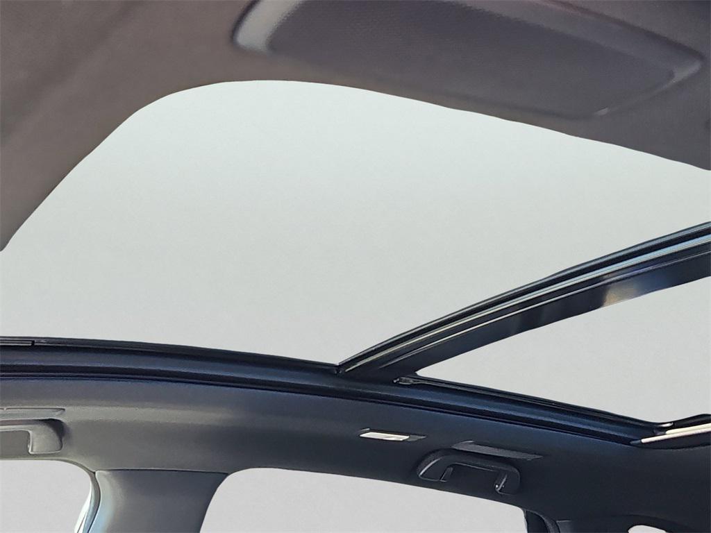 used 2022 Acura RDX car, priced at $35,687