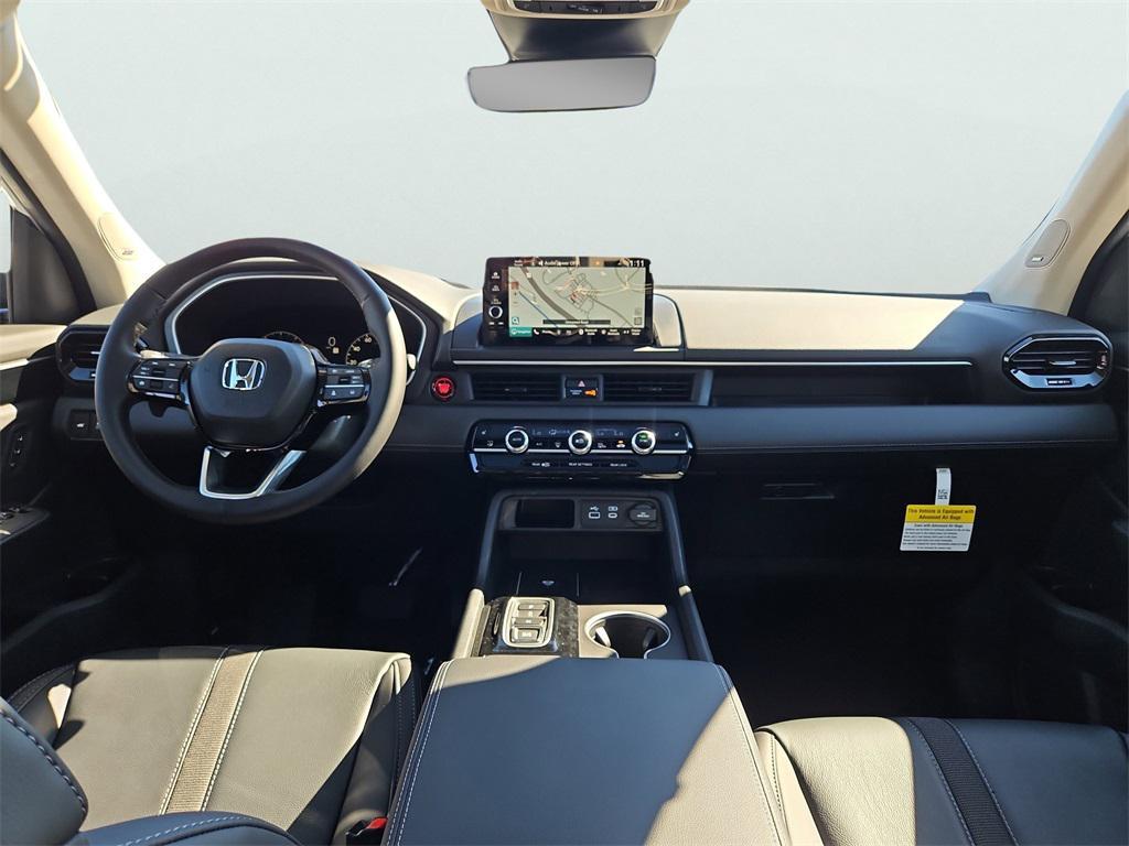 new 2025 Honda Pilot car, priced at $51,550