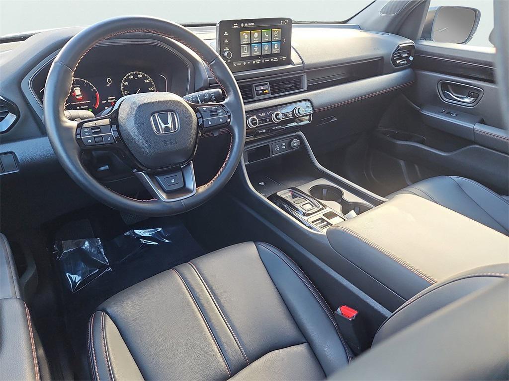 used 2025 Honda Pilot car, priced at $44,547