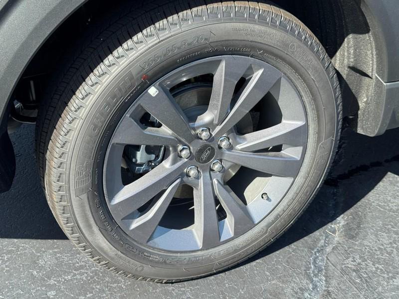 new 2025 Ford Explorer car, priced at $46,560
