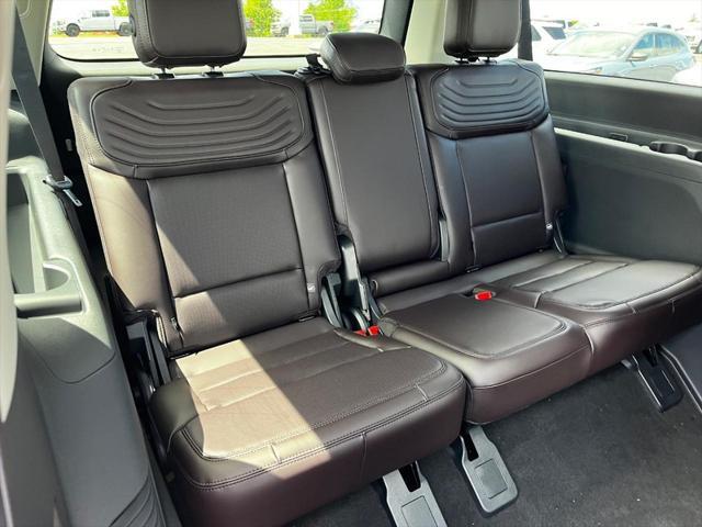 new 2025 Ford Expedition Max car, priced at $93,900