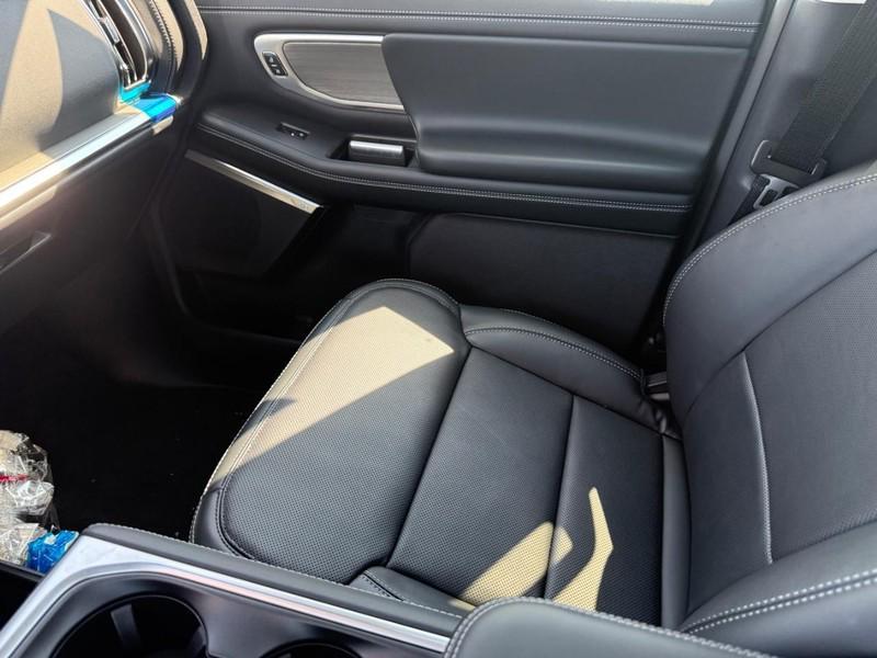new 2025 Ford Expedition car, priced at $80,250