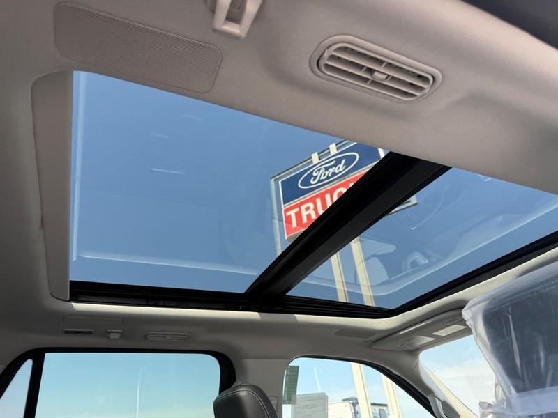 new 2025 Ford Expedition car, priced at $80,250