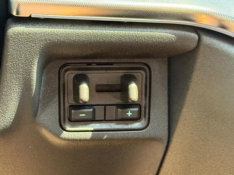 new 2025 Ford Expedition car, priced at $80,250