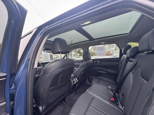 used 2025 Kia Sorento car, priced at $37,860