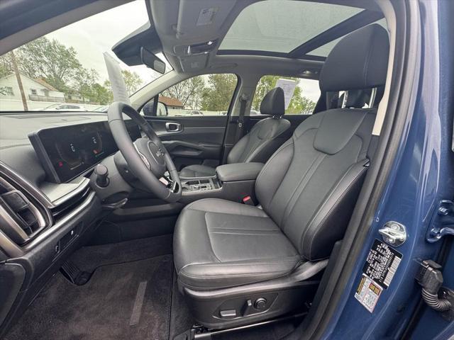 used 2025 Kia Sorento car, priced at $37,860