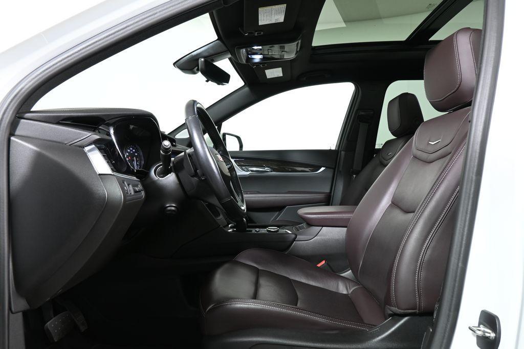 used 2022 Cadillac XT6 car