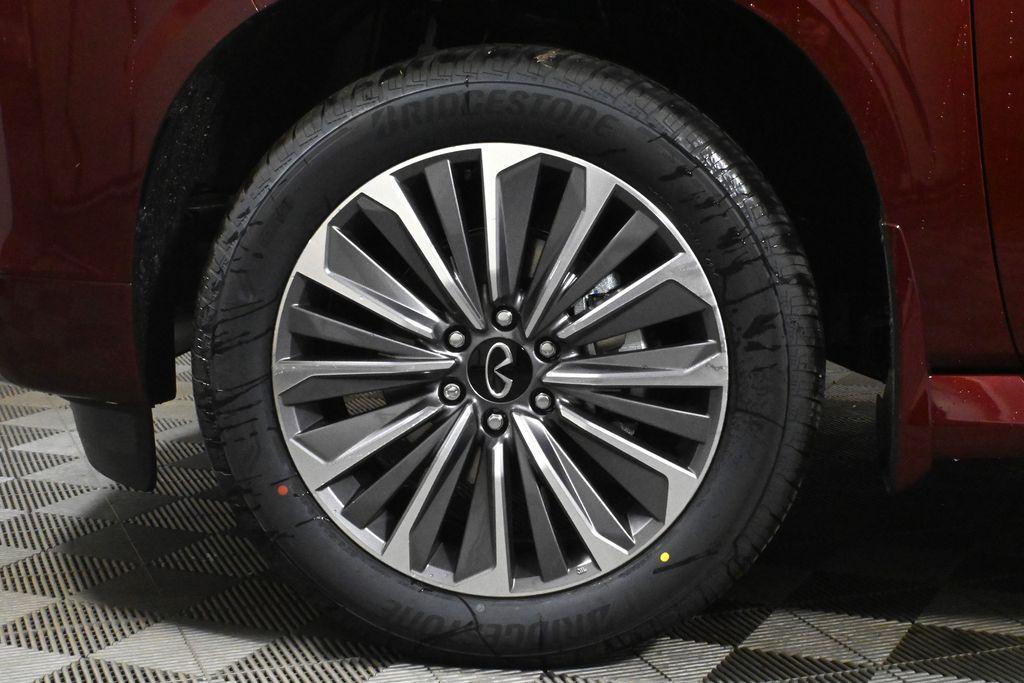 new 2025 INFINITI QX80 car