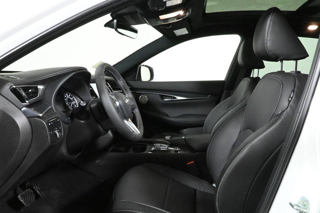 new 2025 INFINITI QX50 car