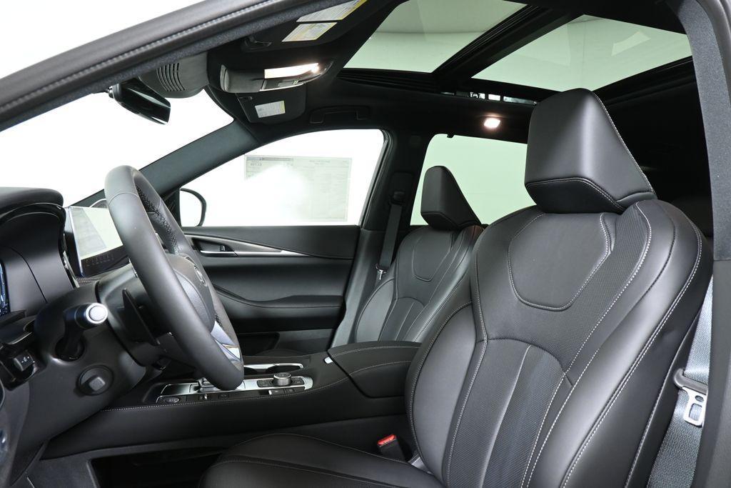 new 2025 INFINITI QX60 car