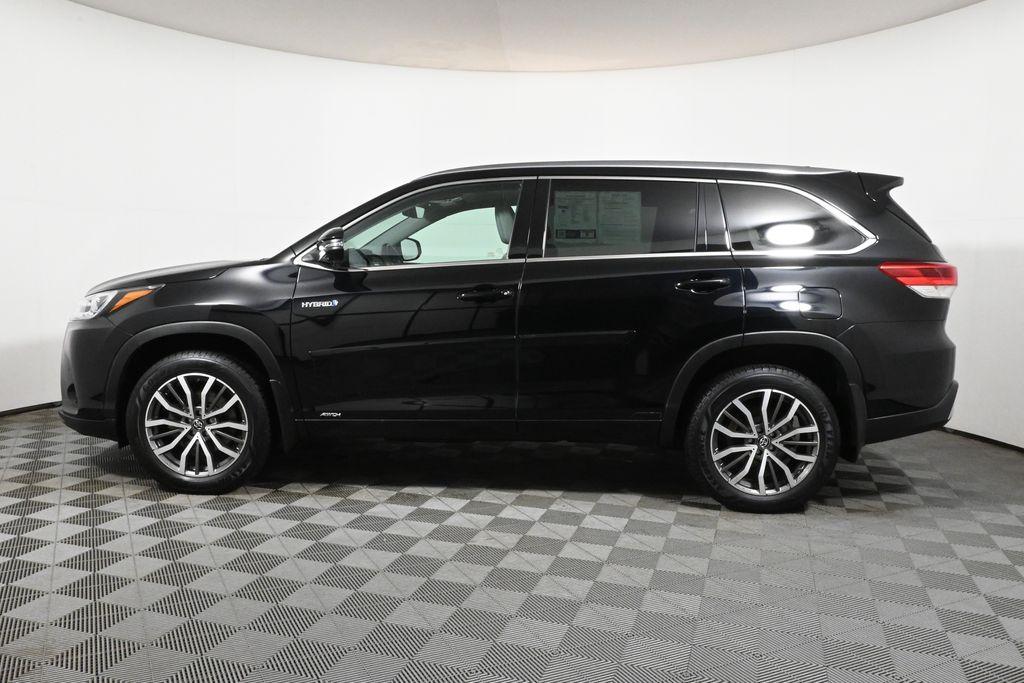 used 2019 Toyota Highlander Hybrid car, priced at $28,979